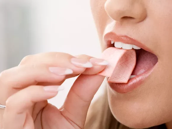 Importance of Proper Disposal of Chewing Gum and its Impact on Plastic Pollution